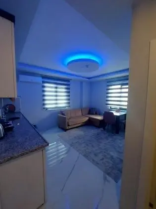 Apart 1+1 Oda, Doğa Manzaralı, Yemek Masası