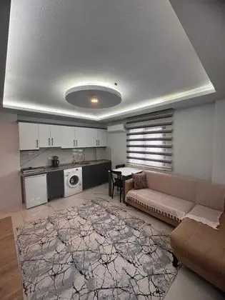Odada yemek servisi