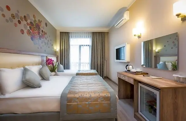 Triple, Şehir Manzaralı