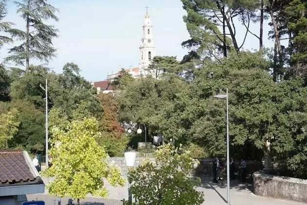 Tek Büyük veya İki Ayrı Yataklı Oda (Sanctuary View)