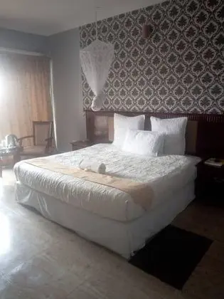 Basic Tek Büyük veya İki Ayrı Yataklı Oda