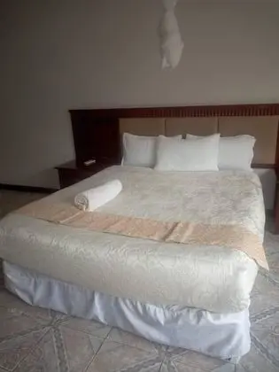Basic Tek Büyük veya İki Ayrı Yataklı Oda