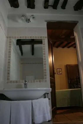 Standard Üç Kişilik Oda, Birden Çok Yatak, Özel Banyo, Tepe Manzaralı