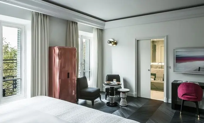 Deluxe Tek Büyük Yataklı Oda