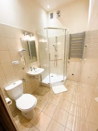 Standard Tek Büyük veya İki Ayrı Yataklı Oda, 1 Çift Kişilik veya 2 Tek Kişilik Yatak