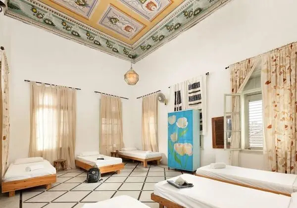 Ortak Ranzalı Oda, Ortak Banyo (6 bed female)