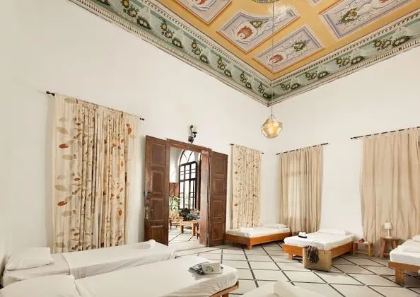 Ortak Ranzalı Oda, Ortak Banyo (6 bed female)