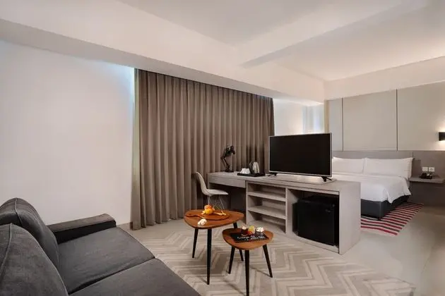 Superior Oda, Havuz Manzaralı