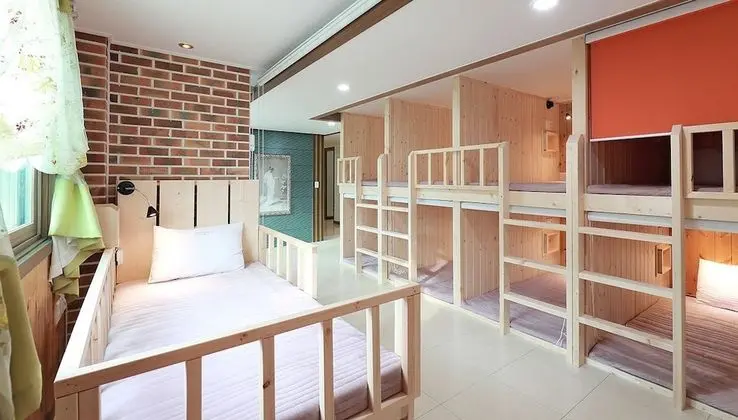 Ortak Ranzalı Oda, Sadece kadınlar için