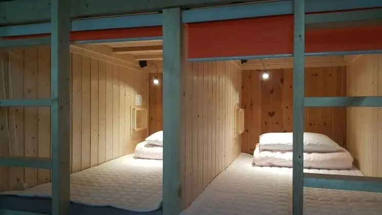 Ortak Ranzalı Oda, Sadece kadınlar için