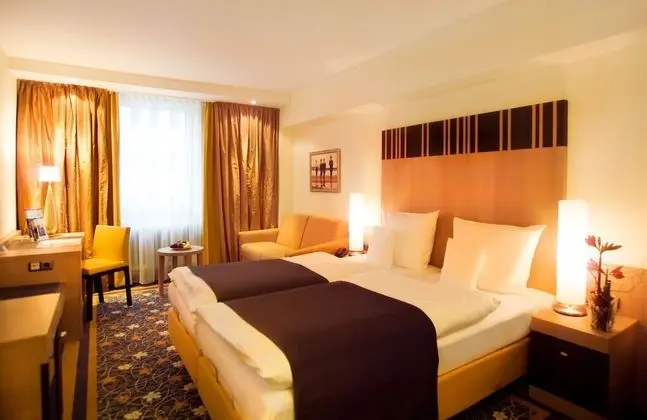 Comfort Tek Büyük veya İki Ayrı Yataklı Oda