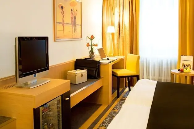 Comfort Tek Büyük veya İki Ayrı Yataklı Oda