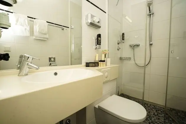 Comfort Tek Büyük Yataklı Oda