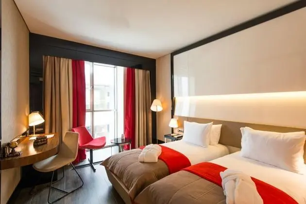 Deluxe Oda, Sokak Manzaralı