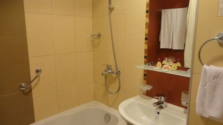 Standard Tek Büyük Yataklı Oda