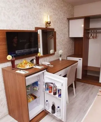 Standart Oda, Deniz ve Dağ Manzaralı, Balkonsuz