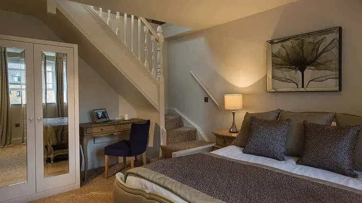 Classic Double with Feature