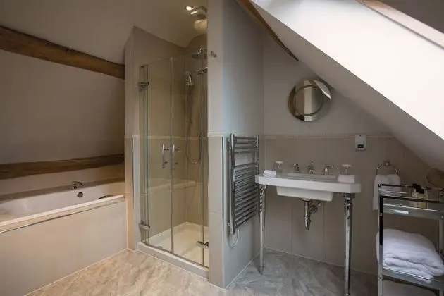 Classic Double with Feature