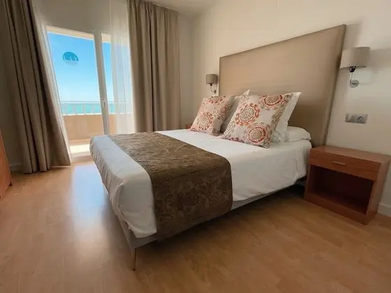 Tek Büyük Yataklı Oda, Deniz Manzaralı (Mar)