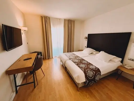 Tek Büyük Yataklı Oda, Deniz Manzaralı (Mar)