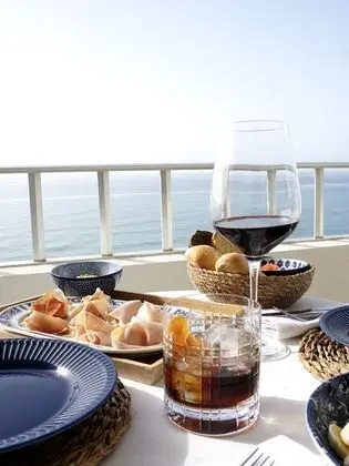 Tek Büyük Yataklı Oda, Deniz Manzaralı (Mar)