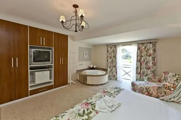 Luxury Oda, Sıcak Su Havuzu