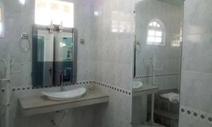 Üç Kişilik Oda