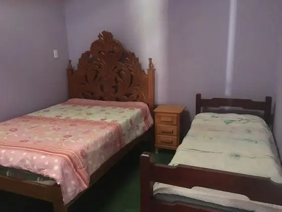 Casa - 3 quartos - 15 pessoas - banheiro compartilhado