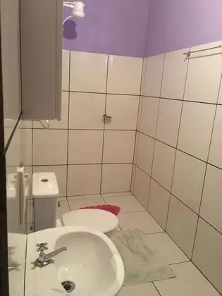 Casa - 3 quartos - 15 pessoas - banheiro compartilhado