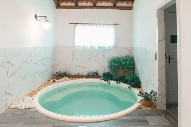 Honeymoon Tek Büyük Yataklı Oda