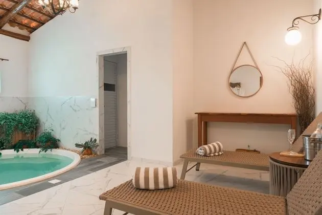 Honeymoon Tek Büyük Yataklı Oda
