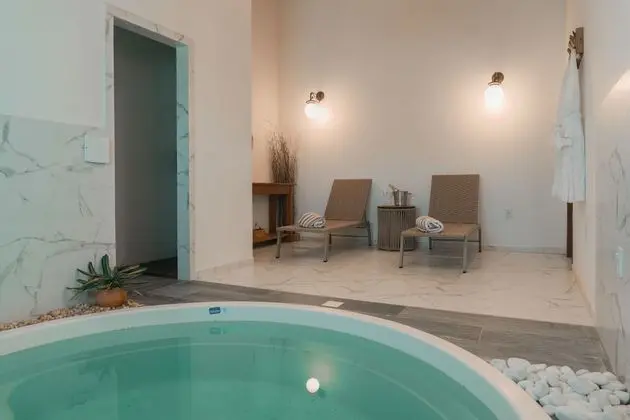 Honeymoon Tek Büyük Yataklı Oda