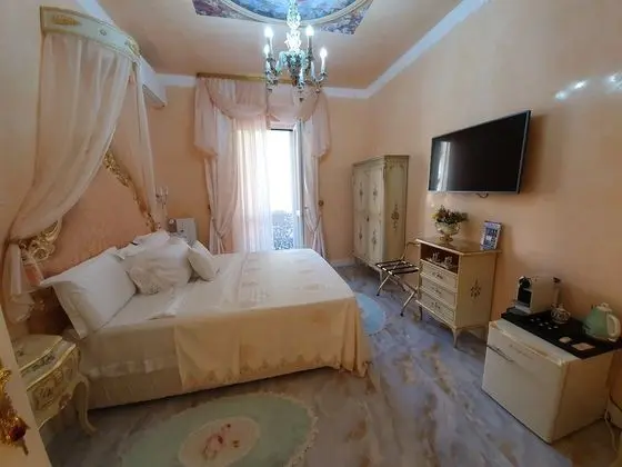 Luxury Tek Büyük Yataklı Oda