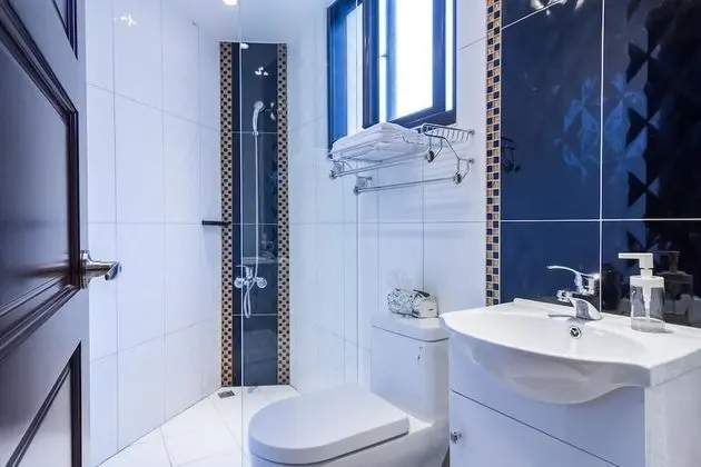 Tek Büyük Yataklı Oda, Balkon