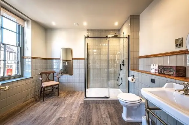 Deluxe Tek Büyük Yataklı Oda, Banyolu/Duşlu