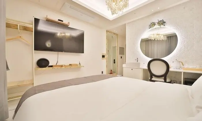 Deluxe Tek Büyük Yataklı Oda