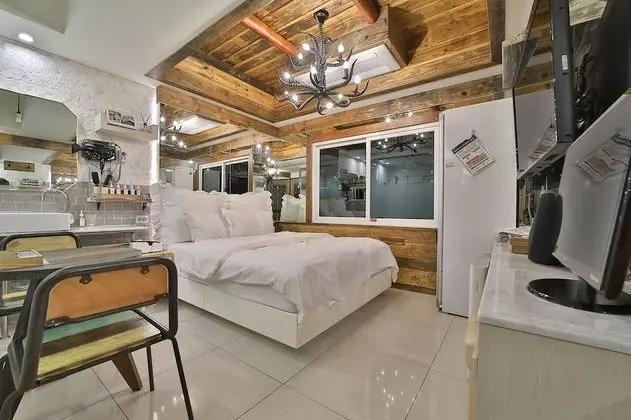 Standard Tek Büyük Yataklı Oda