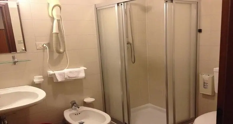 Basic Tek Büyük Yataklı Oda