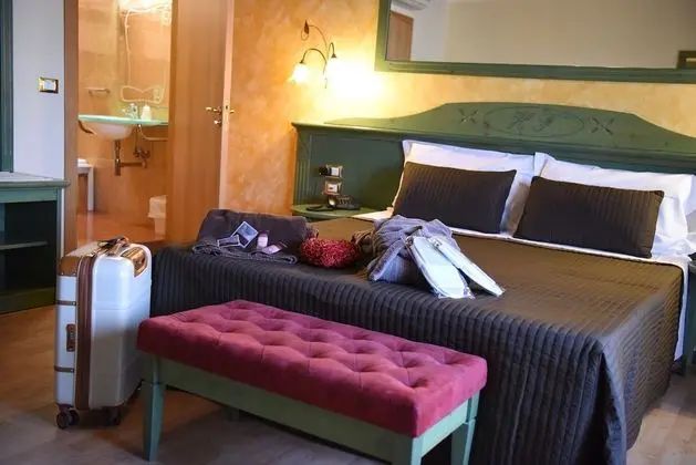 Comfort Tek Büyük Yataklı Oda