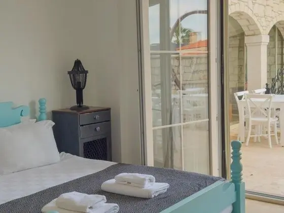 Havuz Bağlantılı Deluxe Oda