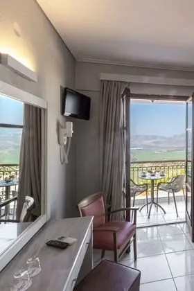 Tek Büyük veya İki Ayrı Yataklı Oda (Panoramic View)