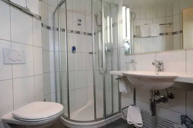 Tek Büyük Yataklı Oda, Balkon