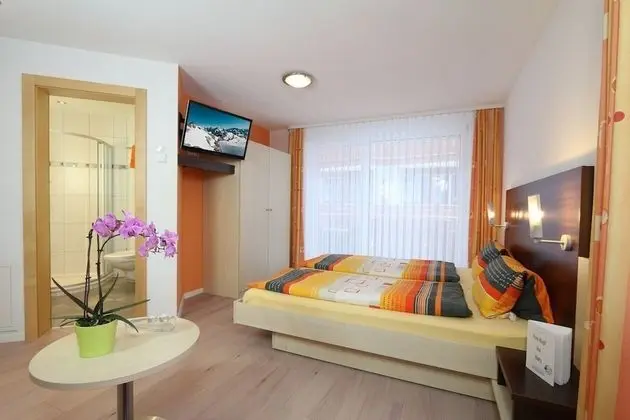 Tek Büyük Yataklı Oda, Balkon (South)