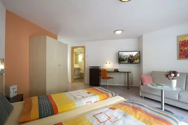 Tek Büyük Yataklı Oda, Balkon (South)