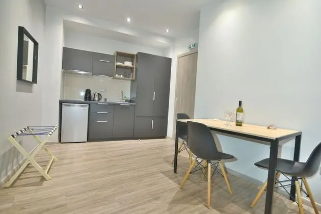 Apart Daire, Şehir Manzaralı (Blue)