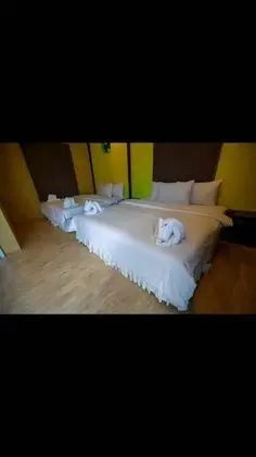 Bungalow with 2 Queen Beds