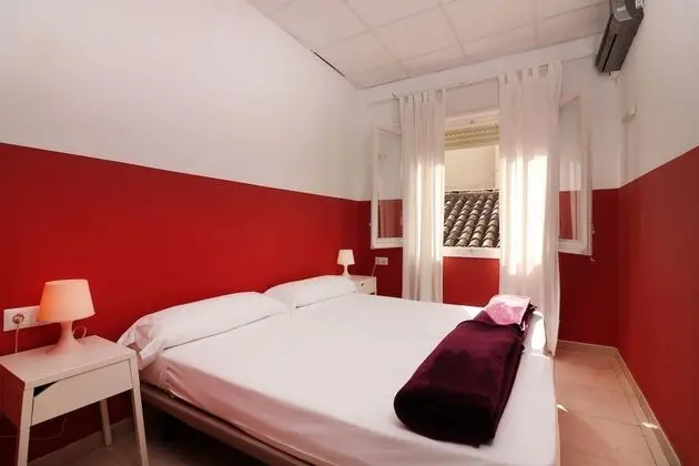 İki Ayrı Yataklı Oda, Ortak Banyo