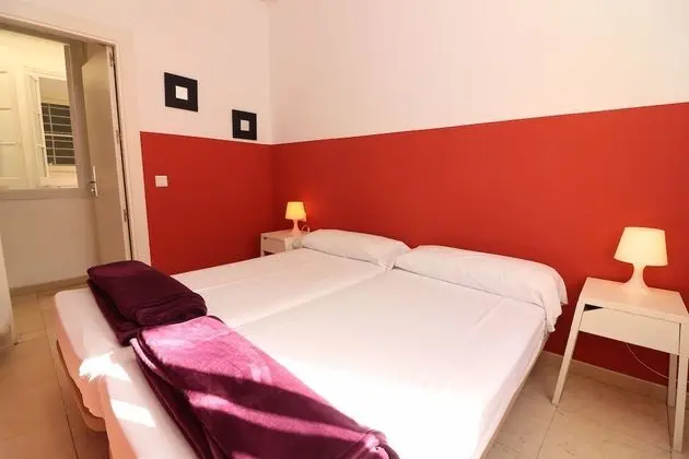 İki Ayrı Yataklı Oda, Ortak Banyo