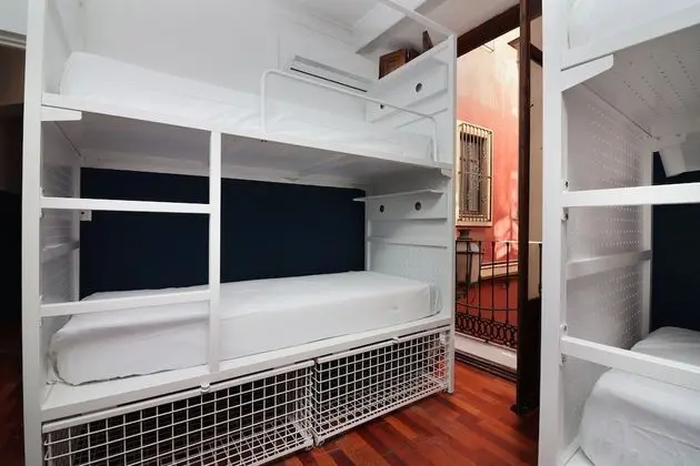 Ortak Ranzalı Oda, Karma Ranzalı Oda, Özel Banyo (1 bed in a dormitory up to 12 people)
