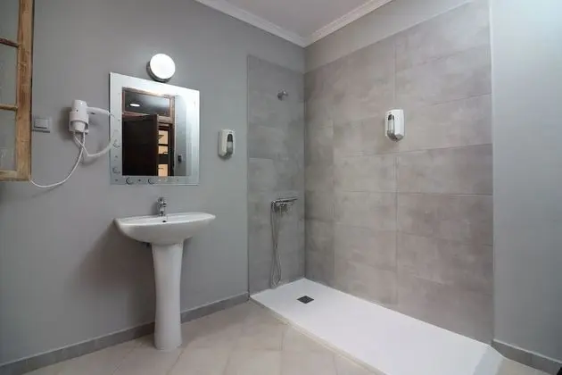Ortak Ranzalı Oda, Karma Ranzalı Oda, Özel Banyo (1 bed in a dormitory up to 12 people)